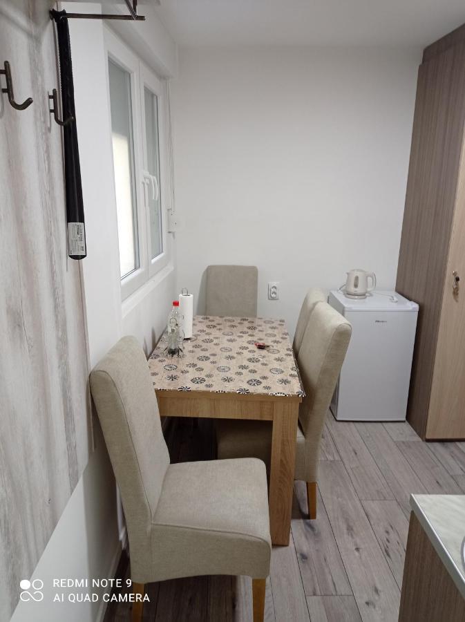 7 Days Premium Apartment 2 Суботица Экстерьер фото