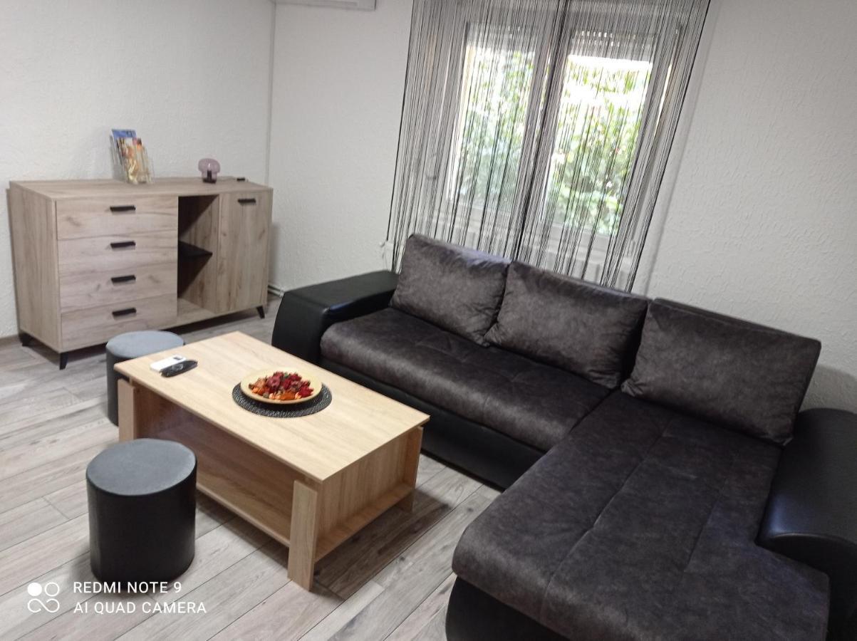 7 Days Premium Apartment 2 Суботица Экстерьер фото